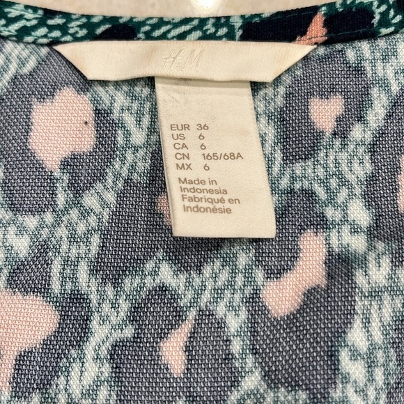 H&M Limited Edition Leopard Print Faux Wrap Jumpsuit | Teal with Pink‎ Spots | 6 - Picture 11 of 16